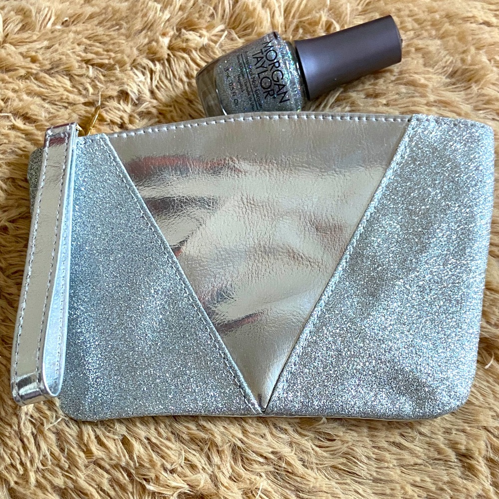 🆕 Ipsy Silver Glitter Makeup Bag/Clutch
